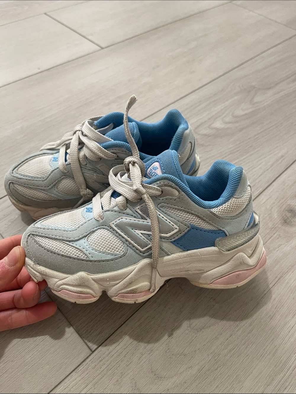 New balance 9060 Kids Athletic Sneakers in Light Blue and White -